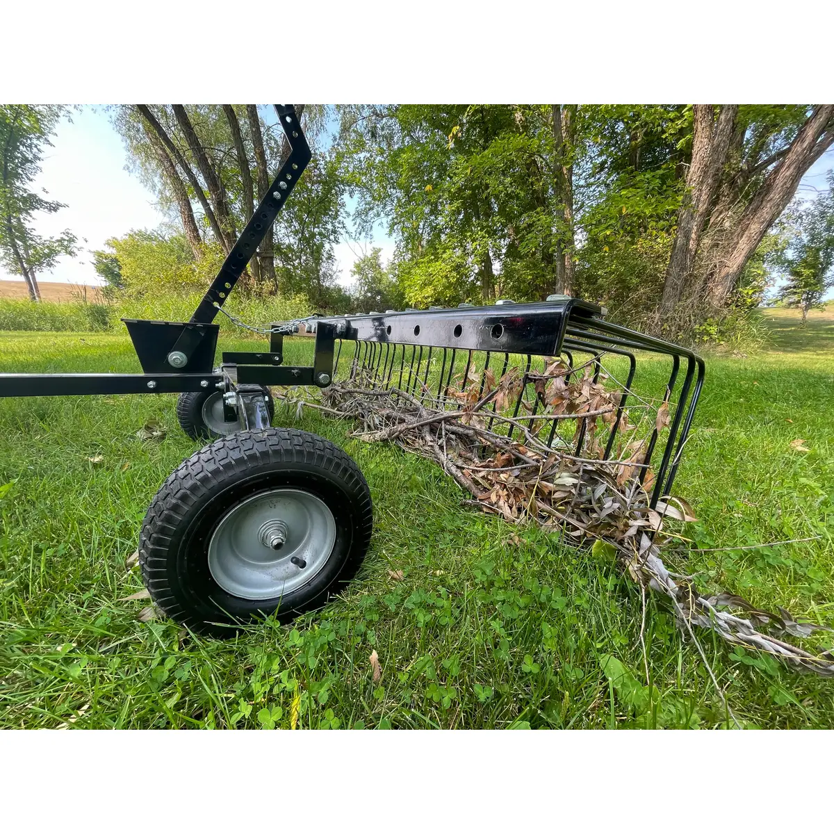 FIELD TUFF 60" Pine Straw Rake