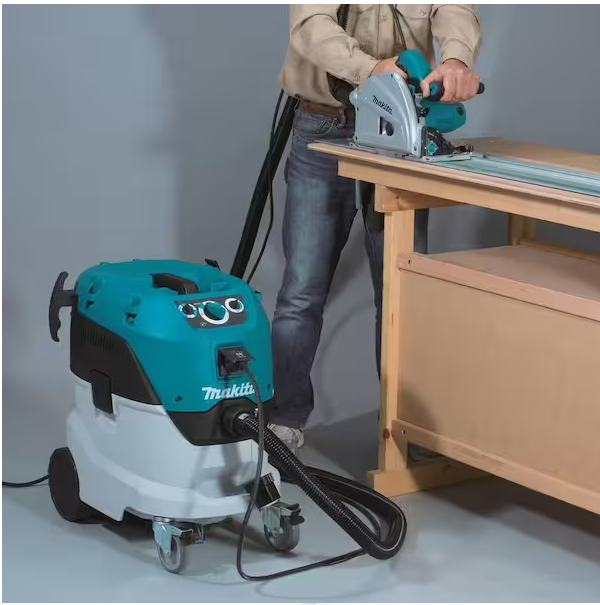MAKITA 11 Gal. Wet/Dry HEPA Filter Dust Extractor/Vacuum