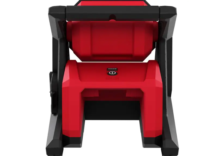 MILWAUKEE M18 ROVER Dual Power Flood Light